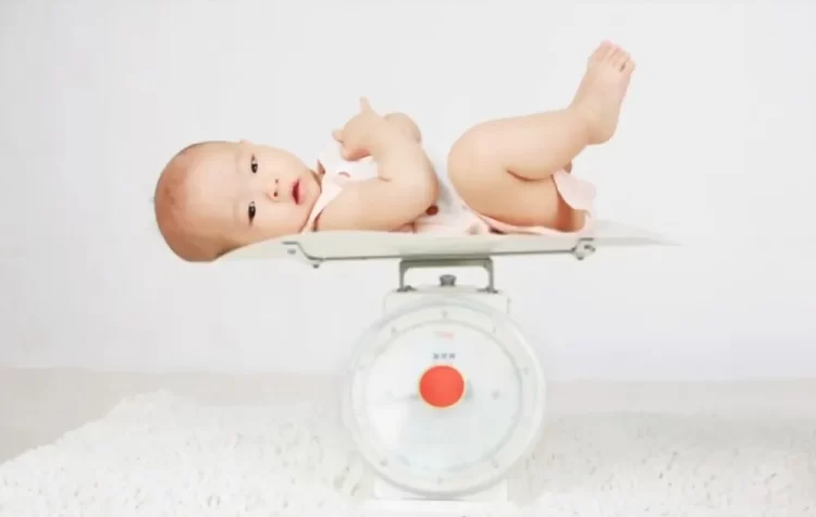 Khi nào nên bổ sung sữa non tăng cân cho trẻ sơ sinh? Dấu hiệu nhận biết 2 Cách hỗ trợ trẻ tăng cân an toàn và bền vững