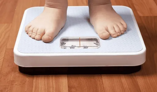 Khi nào nên bổ sung sữa non tăng cân cho trẻ sơ sinh? Dấu hiệu nhận biết