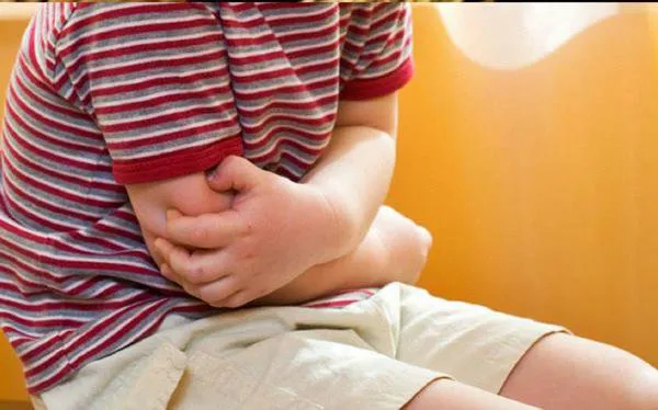 Giải đáp thắc mắc: Sữa NAN có đường không? Uống sữa NAN có bị nóng hay gây tiêu chảy không? 2 Uống sữa NAN có bị nóng hay gây tiêu chảy không?